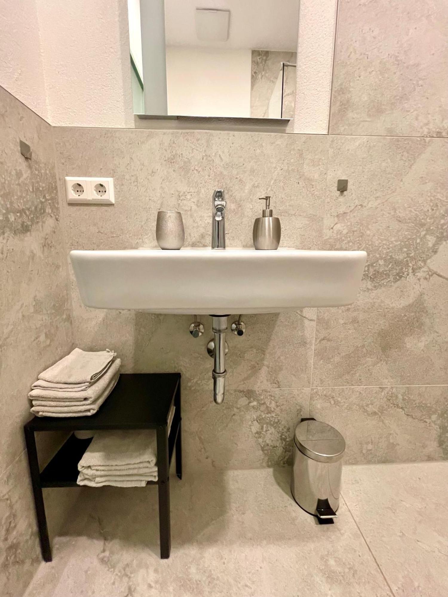 Neu Wunderschoenenes Weisses Apartament Am Schloessle Zentrum Goldstadt Pforzheim Buitenkant foto