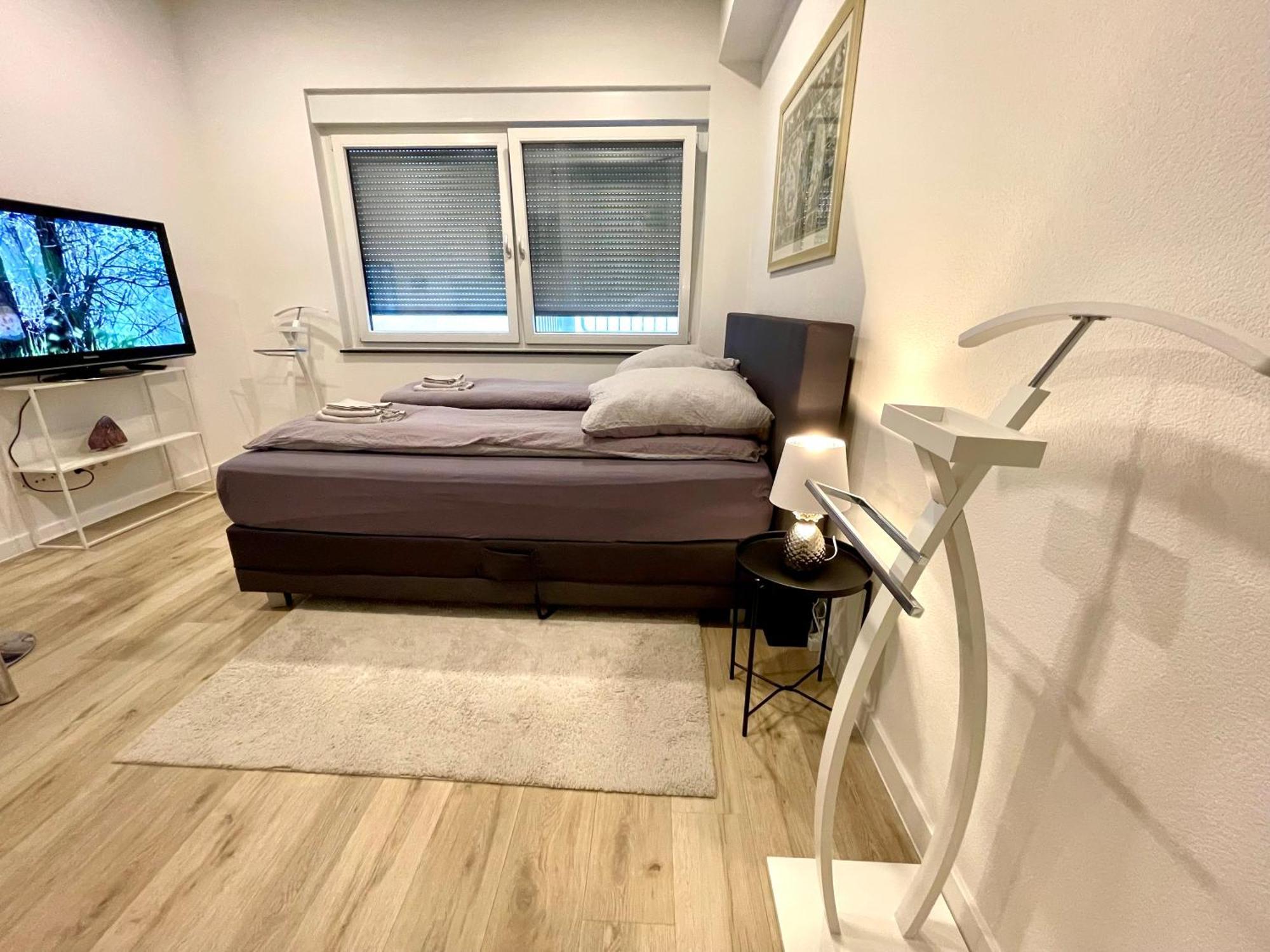 Neu Wunderschoenenes Weisses Apartament Am Schloessle Zentrum Goldstadt Pforzheim Buitenkant foto