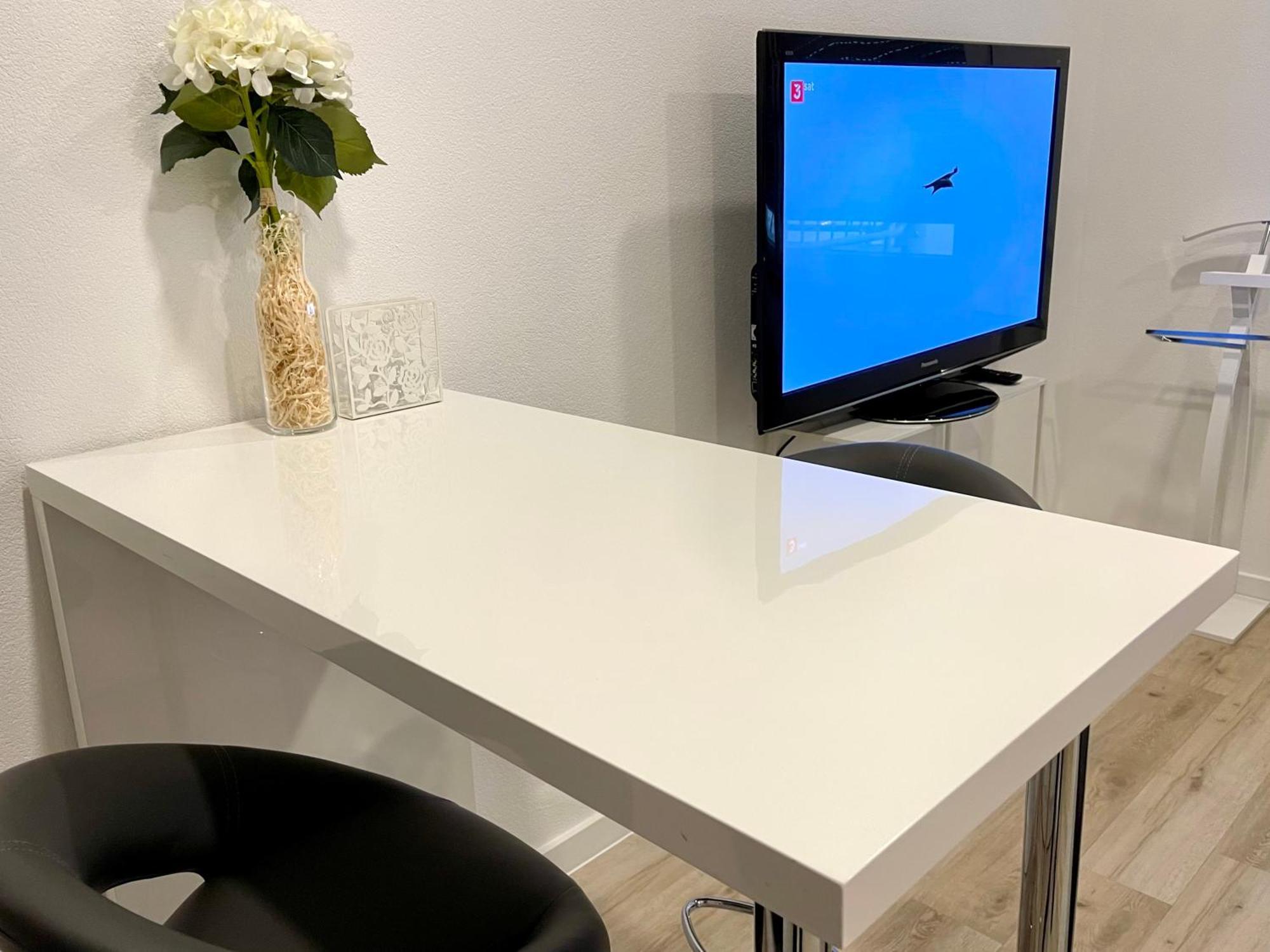 Neu Wunderschoenenes Weisses Apartament Am Schloessle Zentrum Goldstadt Pforzheim Buitenkant foto