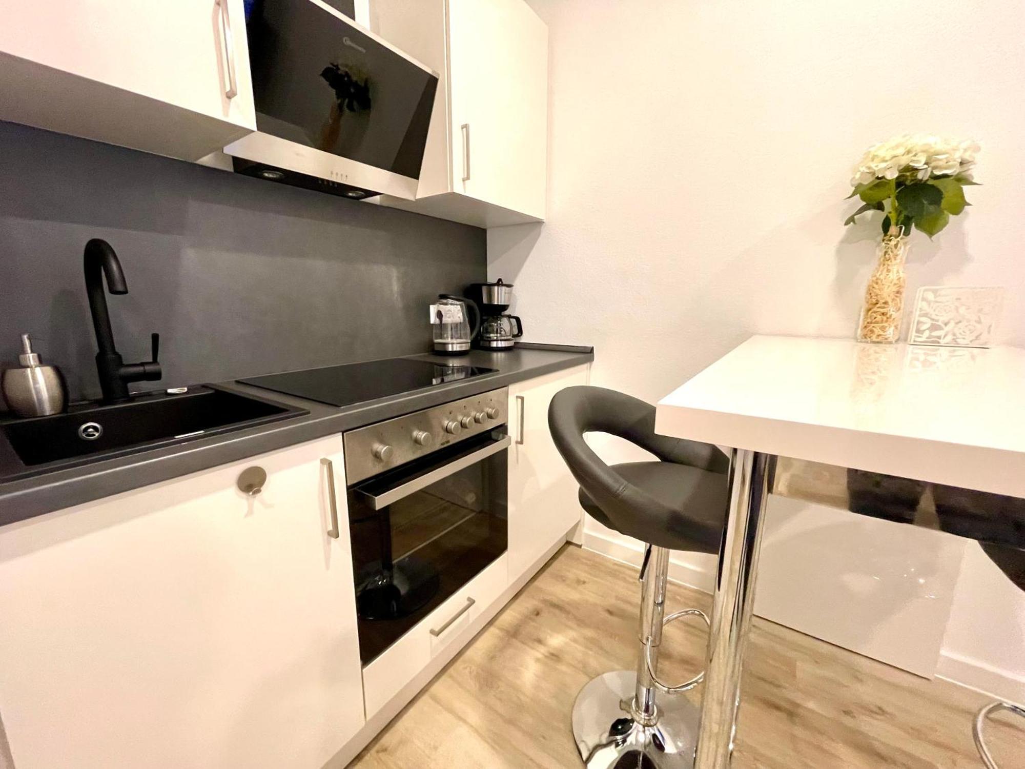 Neu Wunderschoenenes Weisses Apartament Am Schloessle Zentrum Goldstadt Pforzheim Buitenkant foto