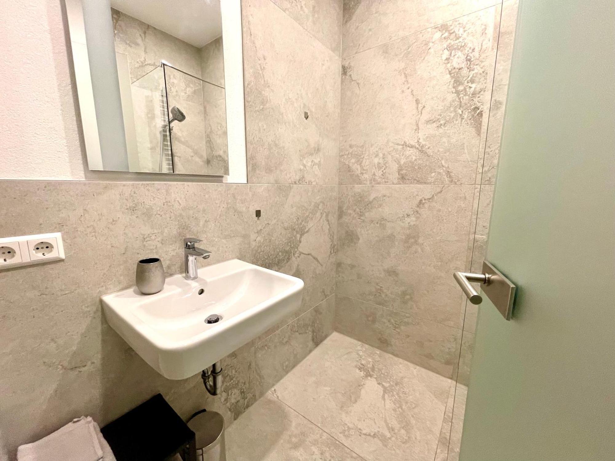 Neu Wunderschoenenes Weisses Apartament Am Schloessle Zentrum Goldstadt Pforzheim Buitenkant foto